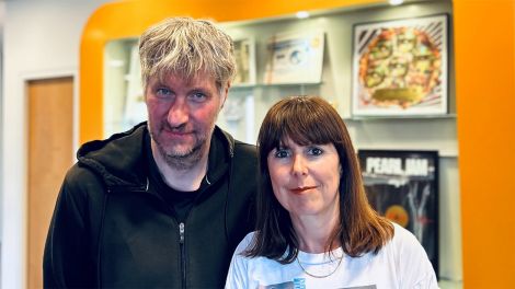 Christiane Falk zusammen mit Marcus Wiebusch von Kettcar © radioeins/Chris Melzer