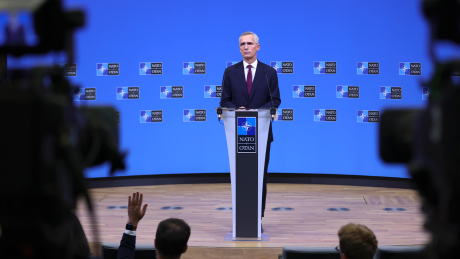Jens Stoltenberg, Generalsekretär der NATO, spricht auf einer Medienkonferenz nach einem Treffen der NATO-Außenminister anlässlich des 75-jährigen Bestehens der Nato im NATO-Hauptquartier.