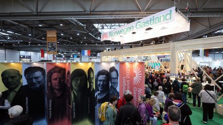 Leipziger Buchmesse: Blick auf den Stand des diesjährigen Gastlandes, Norwegen; © picture alliance/dpa/Jan Woitas