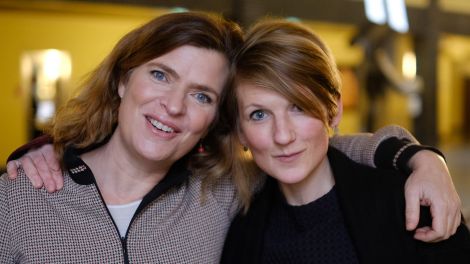 Gesa Ufer und Anne-Dore Krohn; © Gregor Baron