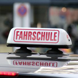 Fahrschule © imago images/Karlheinz Pawlik