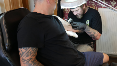 Sascha Erth vom Colored Noise Tattoostudio Sascha Erth vom Colored Noise Tattoostudio