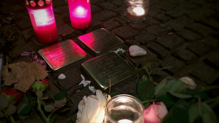 Stolpersteine erinnern an Opfer aus der NS-Zeit © radioeins/Chris Melzer