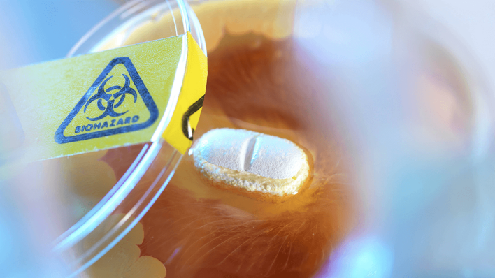 Ein Antibiotikum in einem Versuchstest © imago/Science Photo Library