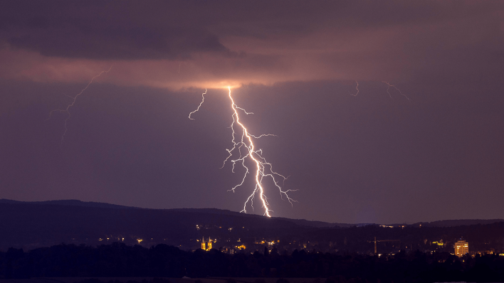 Blitz eines Gewitters © imago/Jan Eifert