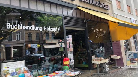 Buchhandlung und Confiserie