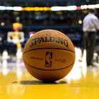Ein Spalding Ball - der offizielle Basketball der NBA © imago images/Icon SMI