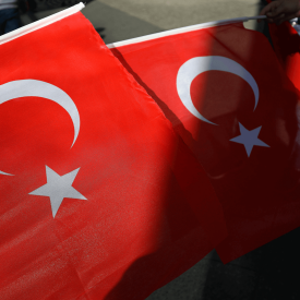 Türkische Flaggen in Berlin © imago images/Müller-Stauffenberg