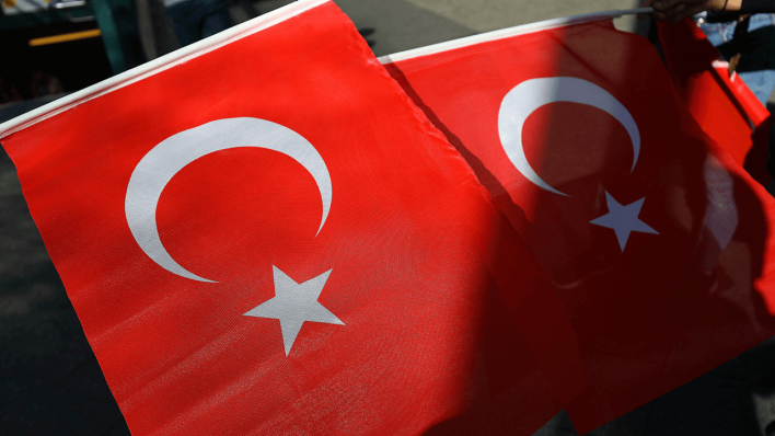 Türkische Flaggen in Berlin © imago images/Müller-Stauffenberg
