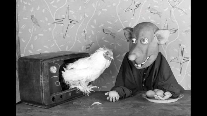 Roger Ballen: Chicken or Egg, aus der Serie Roger the Rat, 2016