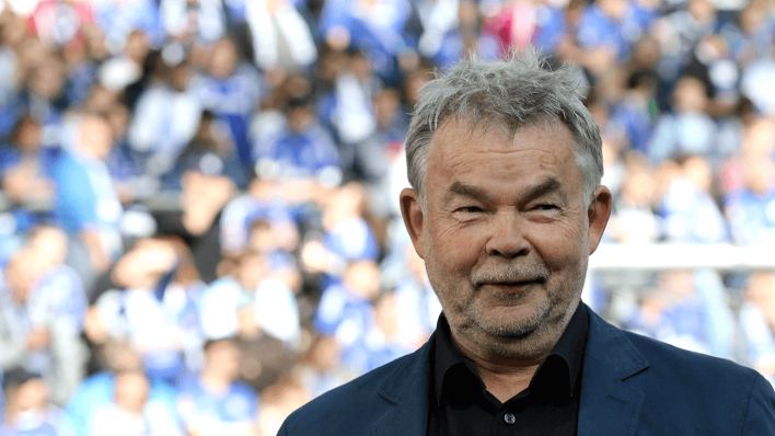 Der ehemalige Fußball-Sportreporter Manfred Breuckmann auf Schalke © imago images/Pakusch