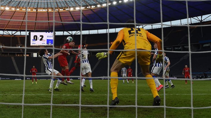 22. Spieltag der Fußball-Bundesliga: Hertha BSC gegen Leipzig kurz vor dem 0:3-Treffer der Leipziger durch Willi Orban