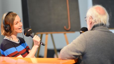 Moderatorin Marie Kaiser im Gespräch mit Eugen Blume