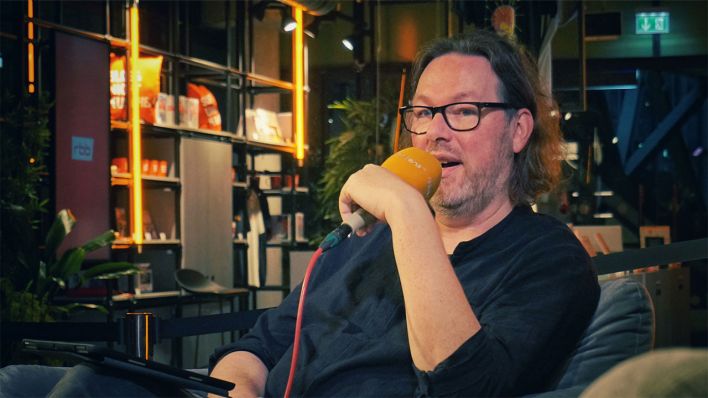 Sven Stricker im studioeins im Bikini Berlin