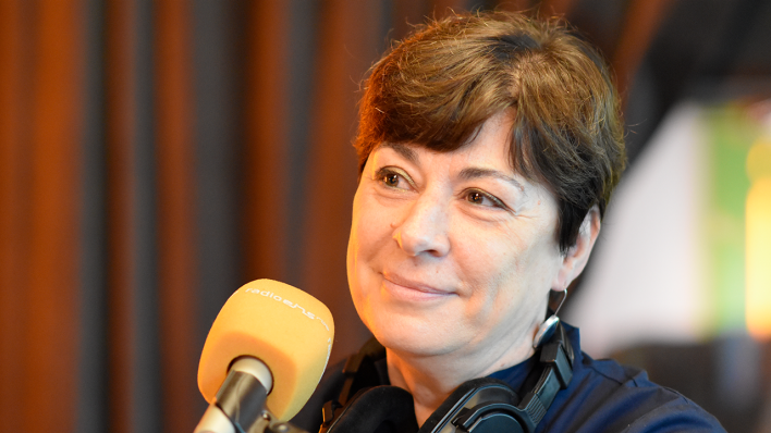 radioeins-Kommentatorin Christine Dankbar von der Berliner Zeitung im studioeins