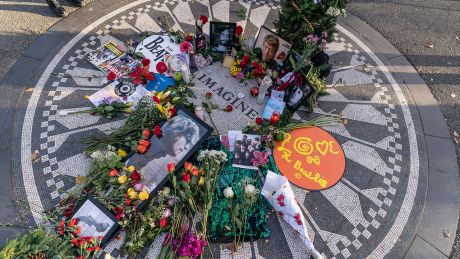 John Lennon (Gedenk Mosaik / Central Park New York) John Lennon (Gedenk Mosaik / Central Park New York)