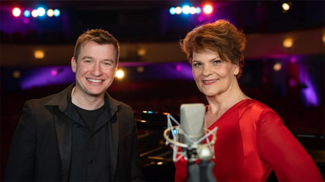 Marian Lux, Pianist & Komponist, und Gayle Tufts © Komödie Berlin/Konstantin Stell Marian Lux, Pianist & Komponist, und Gayle Tufts © Komödie Berlin/Konstantin Stell