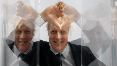 Dem britischen Premierminister, Boris Johnson, droht ein Misstrauensvotum aus den Reihen seiner eigenen Partei © AP Photo/Kirsty Wigglesworth