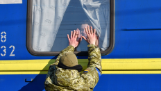 Abschied am Bahnhof Kramatorsk / Ukraine © IMAGO / ZUMA Wire