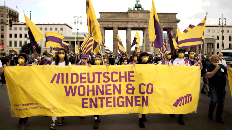 Demonstrierende der Initiative „Deutsche Wohnen und Co. enteignen“ im September 2021