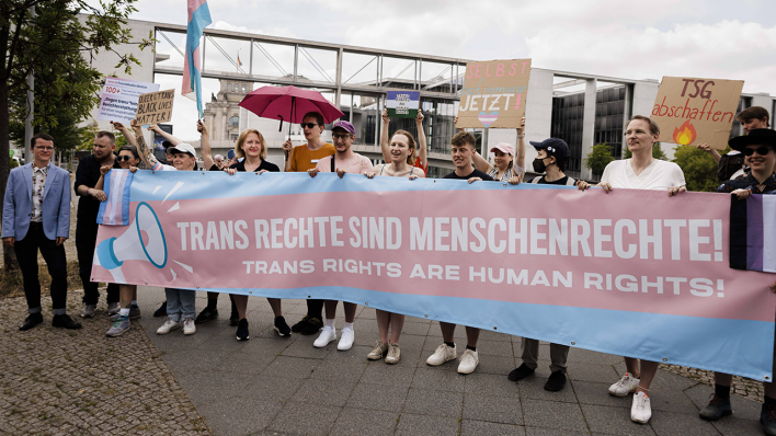 Kundgebung für das Selbstbestimmungsgesetz in Berlin © imago images/photothek