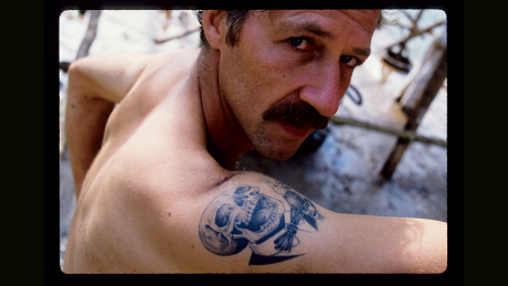 Herzog mit Tattoo von Ed Hardy (Fitzcarraldo) Herzog mit Tattoo von Ed Hardy (Fitzcarraldo)