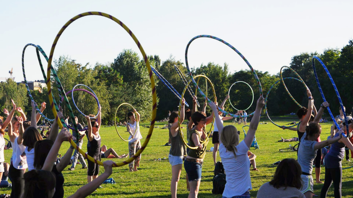 Hula-Hoop bei der radioeins-Sportstunde