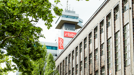 Blick auf das Fernsehzentrum und Haus des Rundfunks des rbb © rbb/Gundula Krause