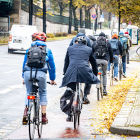 Fahrradfahrer*innen auf der Schönhauser Allee in Berlin