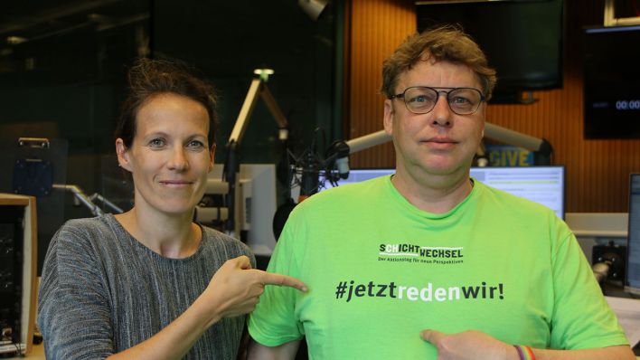 Kathrin Wosch und Co-Moderator Jörg Mitzlaff