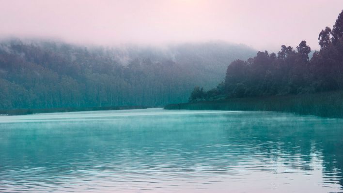 See in blau-grüner Farbe © imago images/Ikon Images