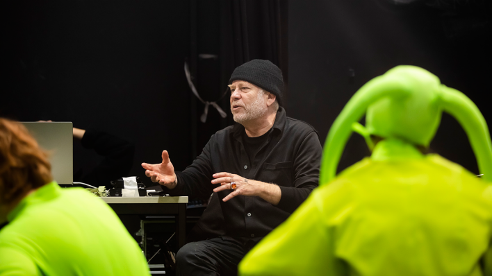 Probenfoto "Clockwork Orange" mit Regisseur Tilo Nest