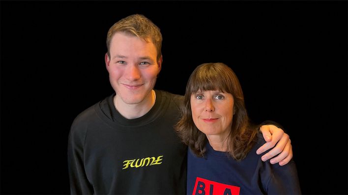Christiane Falk zusammen mit Florian, Schlagzeuger von Tristesse © radioeins/Chris Melzer