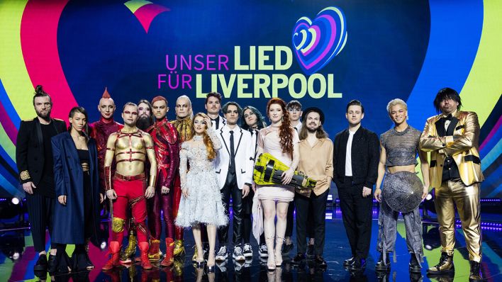 Teilnehmende stehen bei den Proben zu Eurovision Song Contest 2023 "Unser Lied für Liverpool" auf der Bühne © dpa/Rolf Vennenbernd