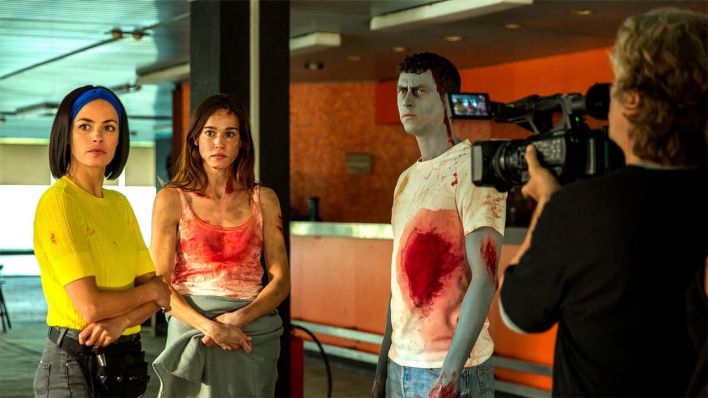 Finnegan Oldfield, Bérénice Bejo und Matilda Lutz in "Final Cut Of The Dead" © Lisa Ritaine