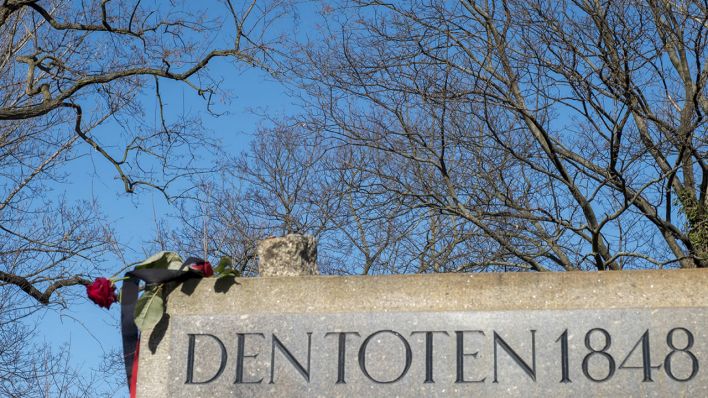 Friedhof der Märzgefallenen in Berlin © imago/Rolf Zöllner