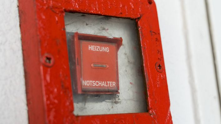 Heizungs-Notschalter © IMAGO / Bihlmayerfotografie