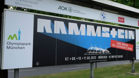 Plakat für die Rammstein-Konzerte in München © IMAGO/Stefan M Prager