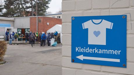 Kleiderkammer der Berliner Stadtmission © IMAGO/epd