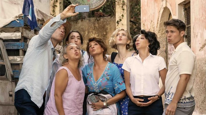Elias Kacavas, John Corbett, Andrea Martin, Elena Kampouris, Louis Mandylor und Nia Vardalos in "My Big Fat Greek Wedding 3 - Familientreffen" © Focus Features, LLC. Elias Kacavas, John Corbett, Andrea Martin, Elena Kampouris, Louis Mandylor und Nia Vardalos in "My Big Fat Greek Wedding 3 - Familientreffen" © Focus Features, LLC.