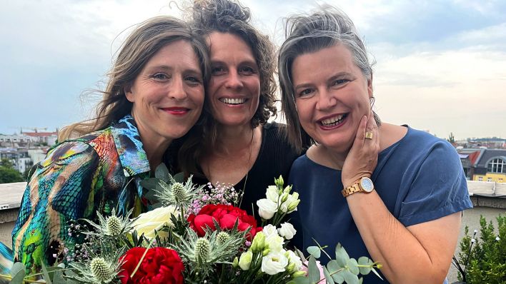 Britta Steffenhagen, Julia Vismann und Alina Faltermayr (v.l.n.r.) Britta Steffenhagen, Julia Vismann und Alina Faltermayr (v.l.n.r.)
