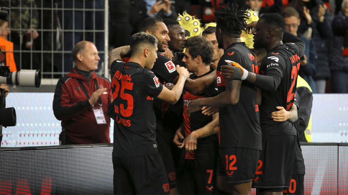 Siegesjubel bei den Spielern aus Leverkusen nach dem 1:0 Bundesliga-Treffer von Florian Wirtz gegen Freiburg.