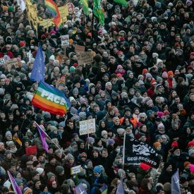 Protest in Hamburg gegen Rechts © IMAGO / Middle East Images / Hami Roshan