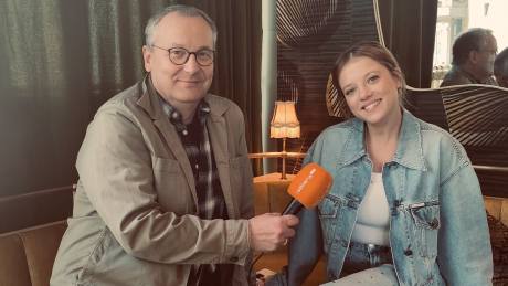 Jella Haase zum Interview bei Knut Elstermann