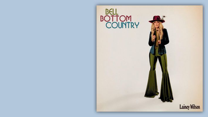 "Bell Bottom Country" von Lainey Wilson