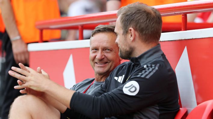 Horst Heldt (li.), Sport-Geschäftsführer des 1. FC Union Berlin, zusammen mit Union-Trainer Bo Svensson © picture alliance / contrastphoto | O.Behrendt