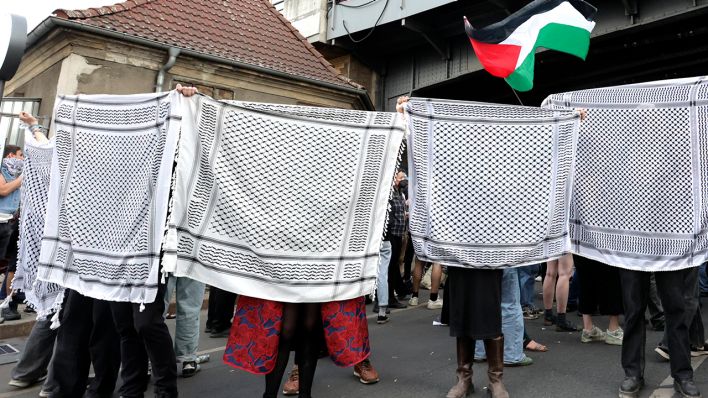 Pro-palästinensische Proteste an der Humboldt-Universität Berlin (Mai 2024) © IMAGO / Jens Schicke