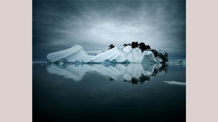 SEBASTIAN COPELAND Iceberg XLVII Greenland, 2024 © Sebastian Copeland / Courtesy of CAMERA WORK Gallery SEBASTIAN COPELAND Iceberg XLVII Greenland, 2024 © Sebastian Copeland / Courtesy of CAMERA WORK Gallery