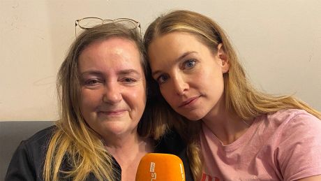 "Die geschützten Männer": Regisseurin Irene von Alberti und mit Schauspielerin Sina Martens © radioeins "Die geschützten Männer": Regisseurin Irene von Alberti und mit Schauspielerin Sina Martens © radioeins