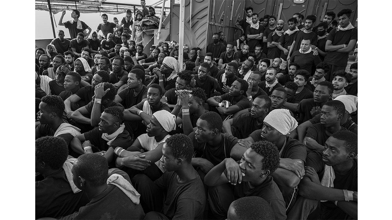 Arez Ghaderi: HELLO ITALY_02, 2022, Schwarzweißfotografie